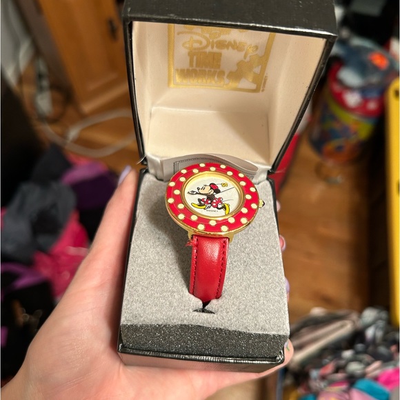 Disney Accessories - Minnie Mouse watch (NIB)